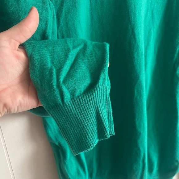 Retreat, size Large, Green V-Neck Sweater cotton and cashmere, super soft - Picture 3 of 10